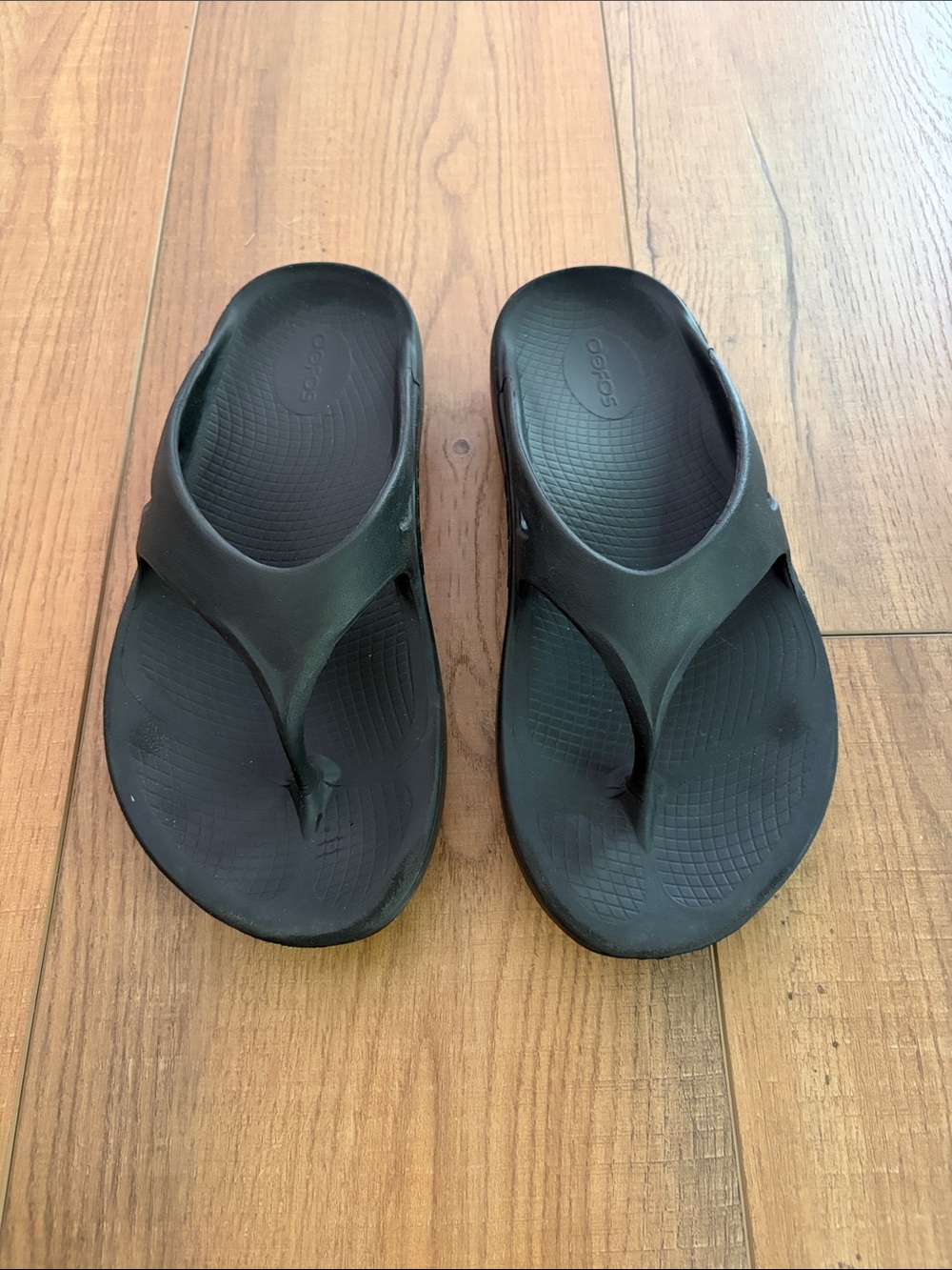 OOFOS Black Supportive Flip Flop Sandals